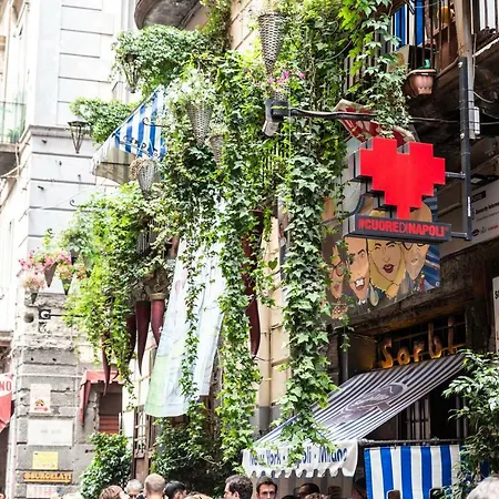 Vecchia Napoli - Tribunali-3
